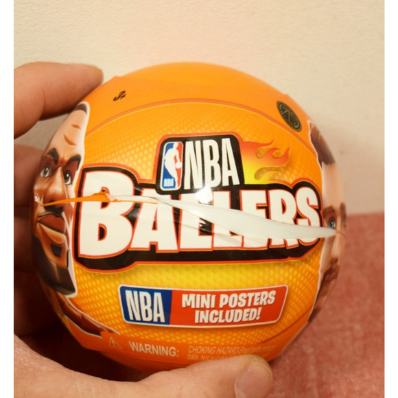 Mini Brands NBA Surprise Capsule Mini Figures - Picture 1 of 3